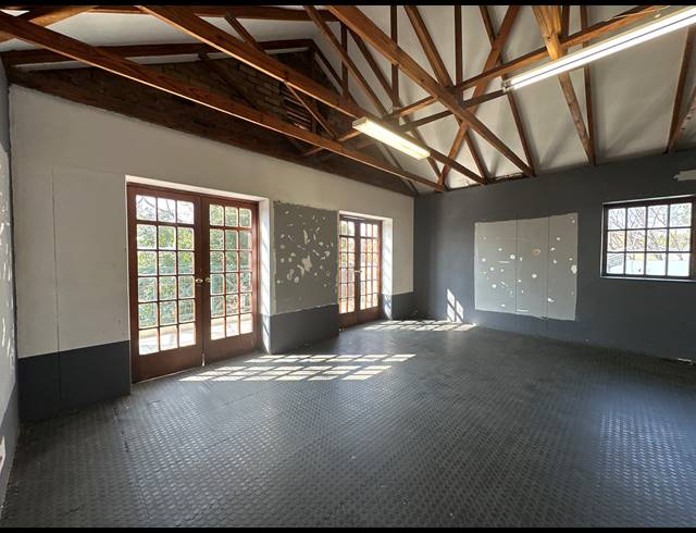186M² OFFICE TO LET IN PARKMORE